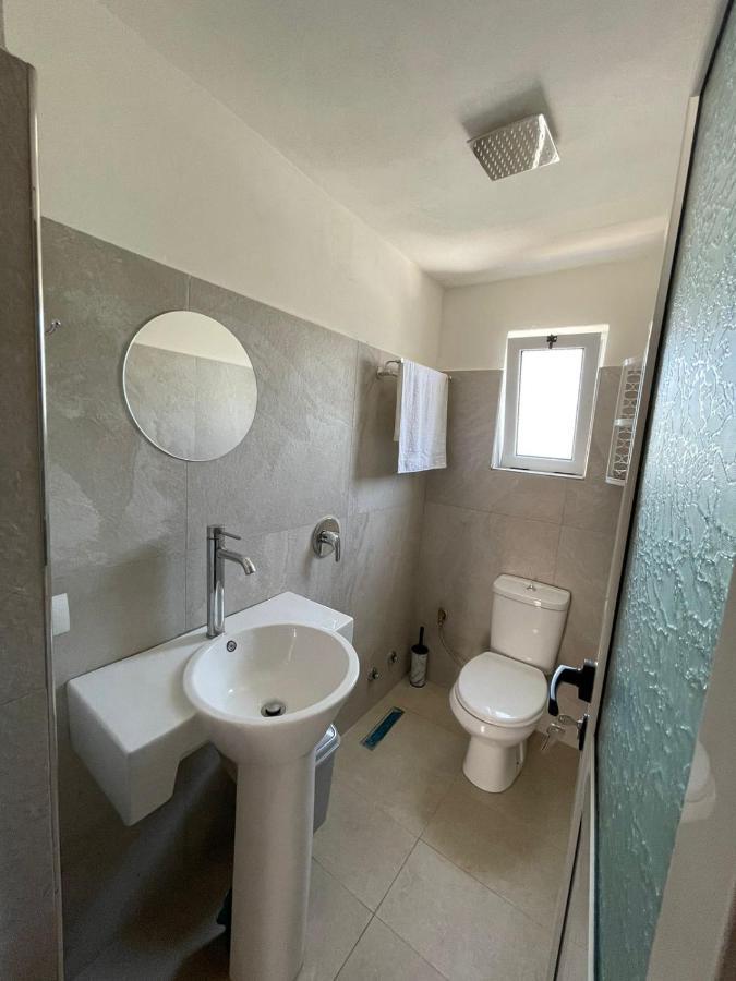 Guest Rooms Arbri Влёра Экстерьер фото