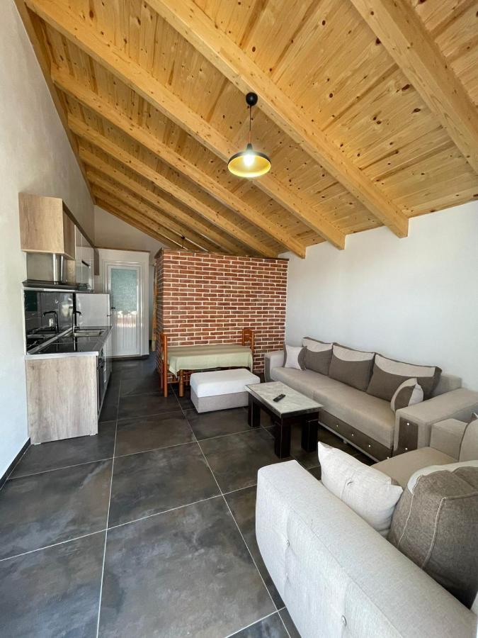 Guest Rooms Arbri Влёра Экстерьер фото