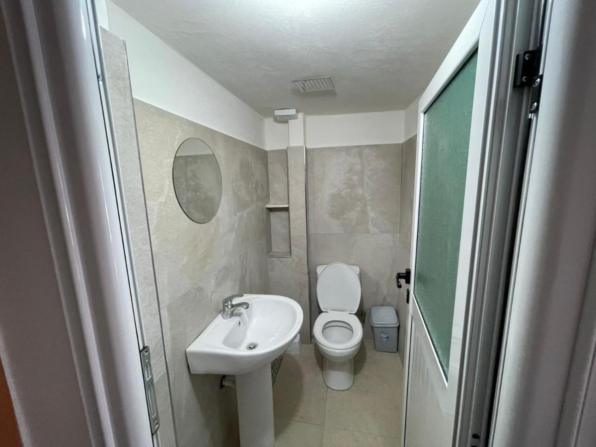 Guest Rooms Arbri Влёра Экстерьер фото