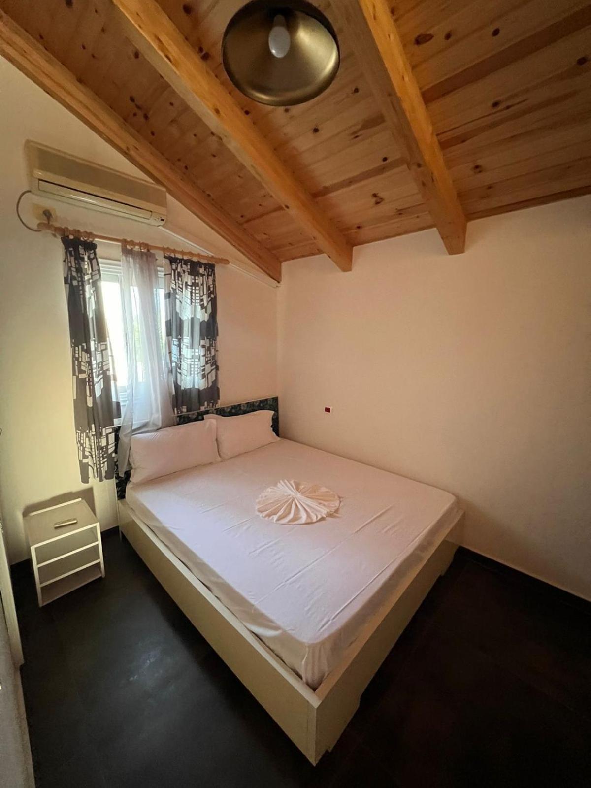 Guest Rooms Arbri Влёра Экстерьер фото