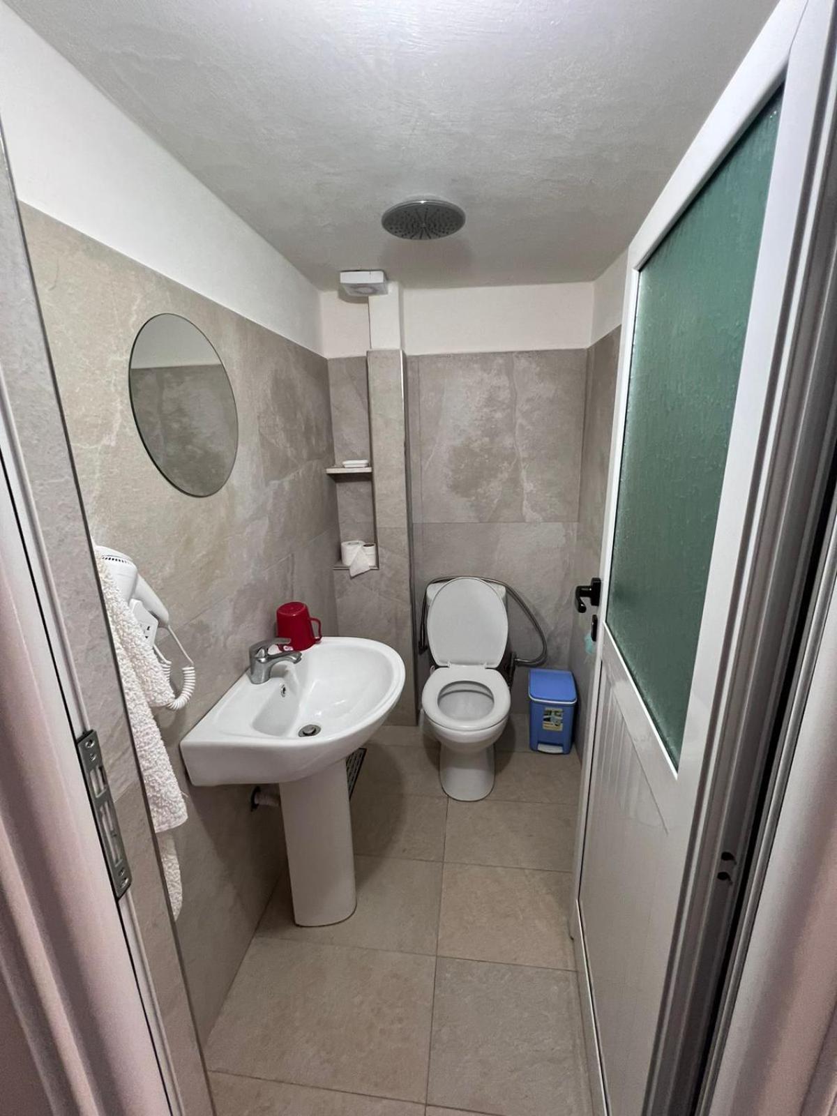 Guest Rooms Arbri Влёра Экстерьер фото