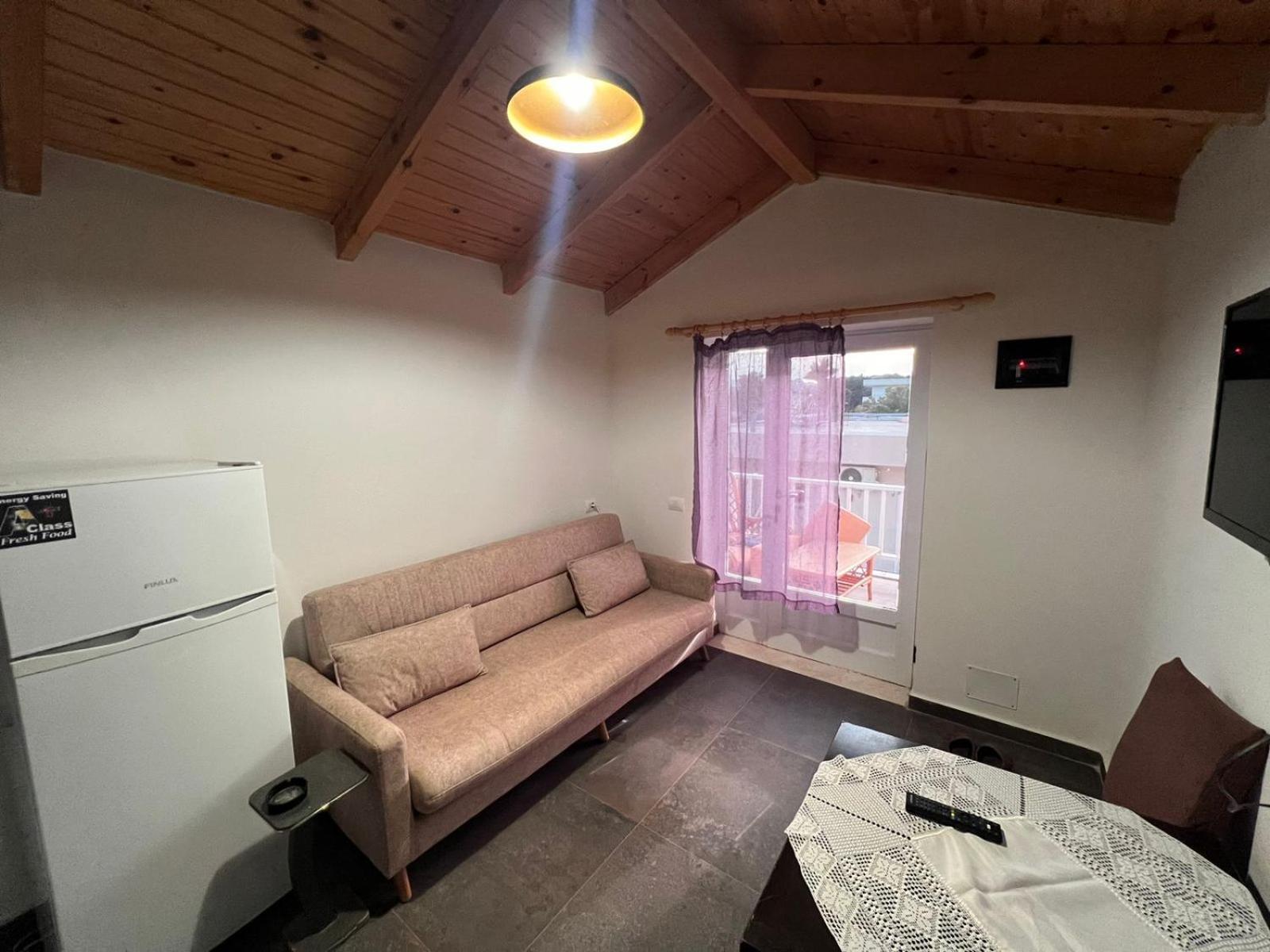 Guest Rooms Arbri Влёра Экстерьер фото
