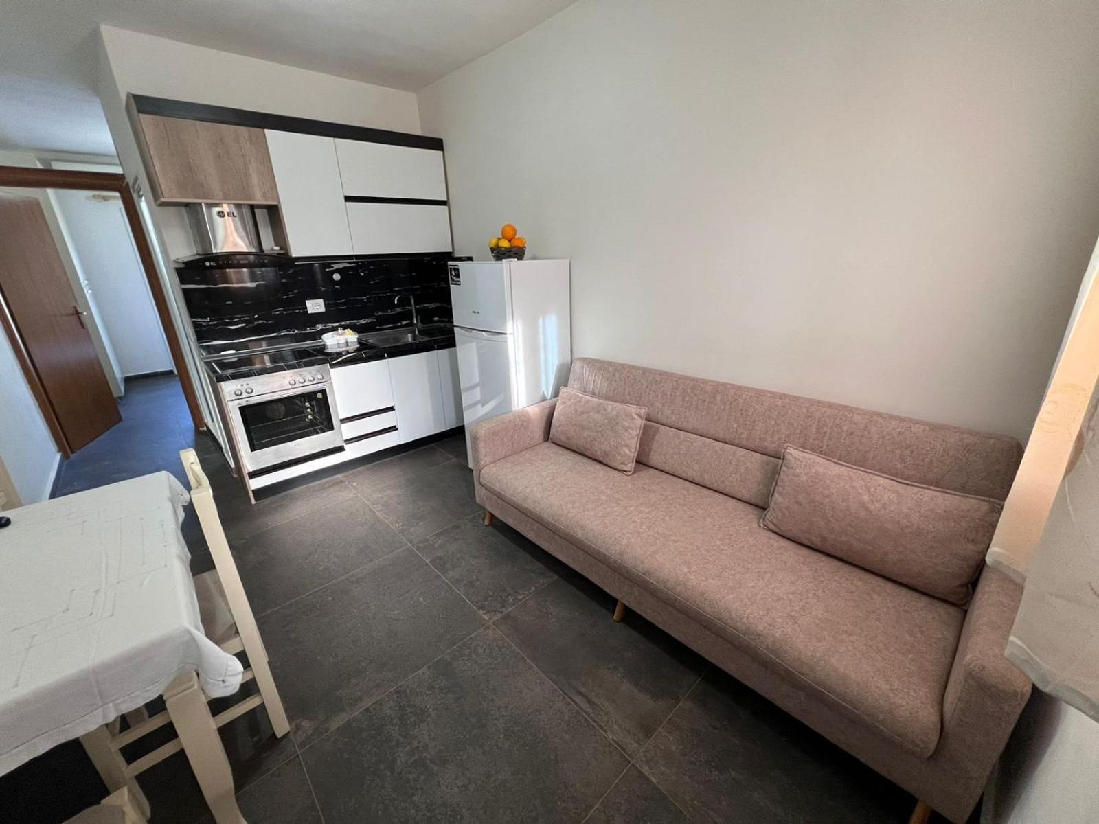 Guest Rooms Arbri Влёра Экстерьер фото