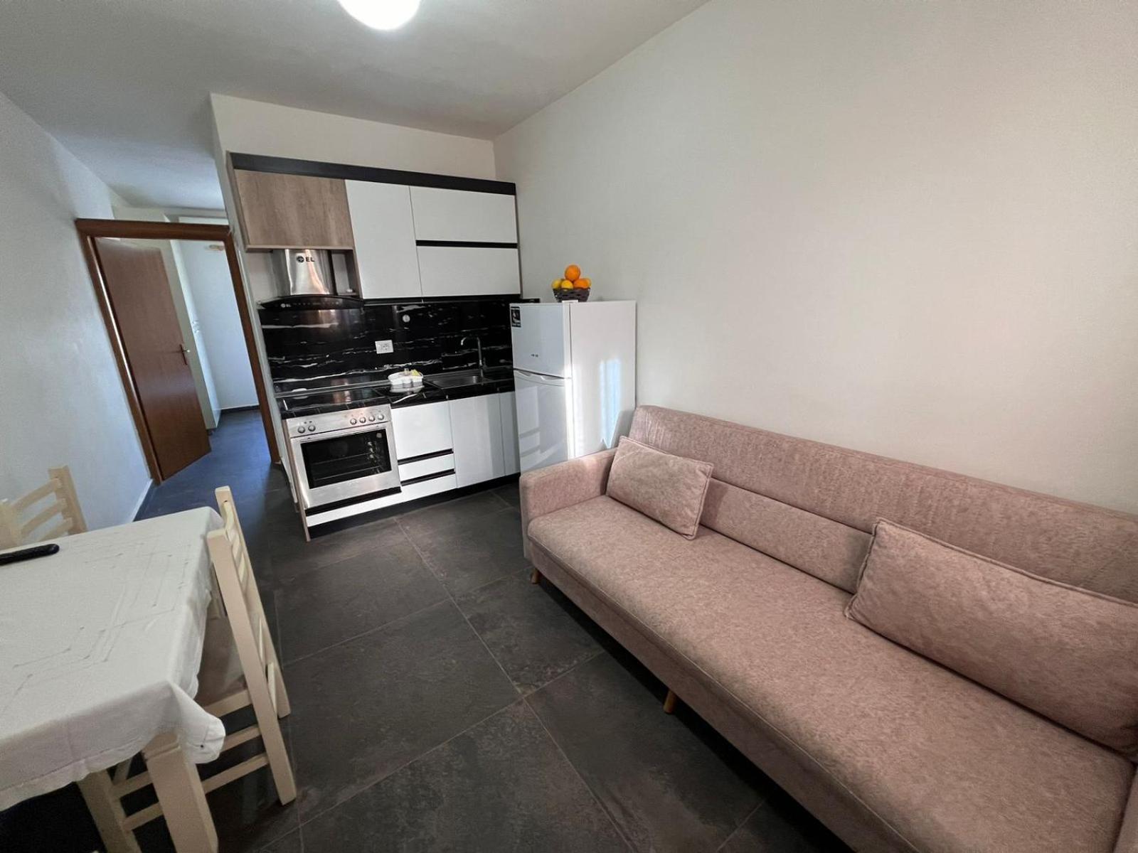 Guest Rooms Arbri Влёра Экстерьер фото