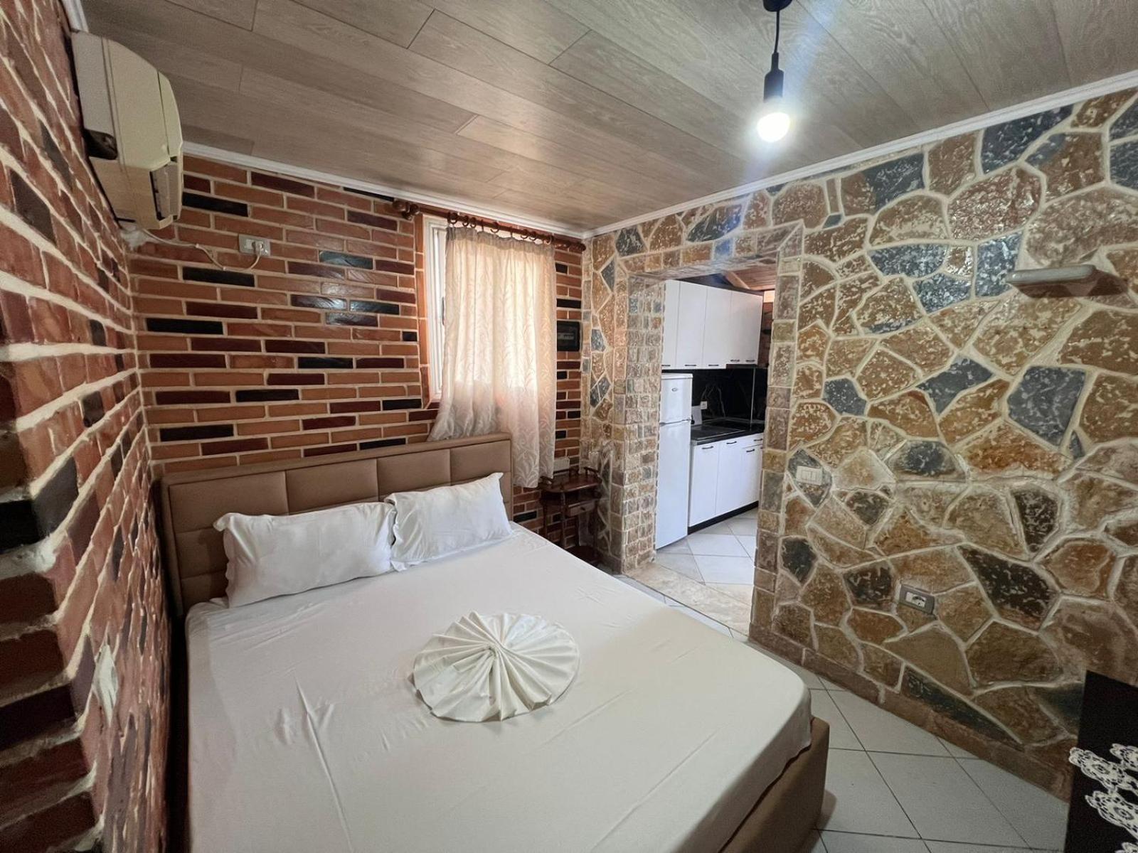 Guest Rooms Arbri Влёра Экстерьер фото