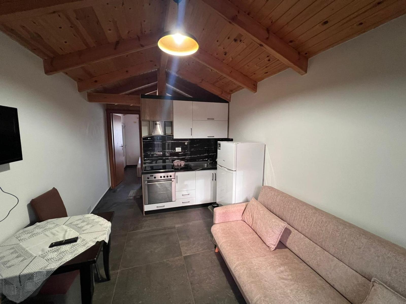 Guest Rooms Arbri Влёра Экстерьер фото