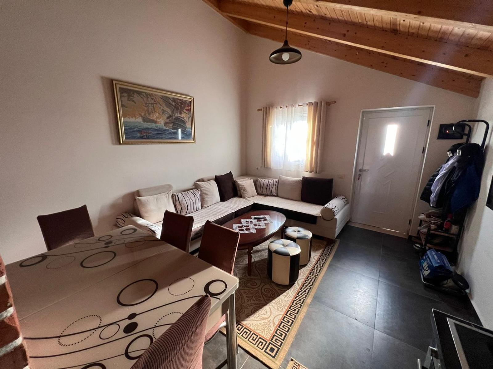 Guest Rooms Arbri Влёра Экстерьер фото