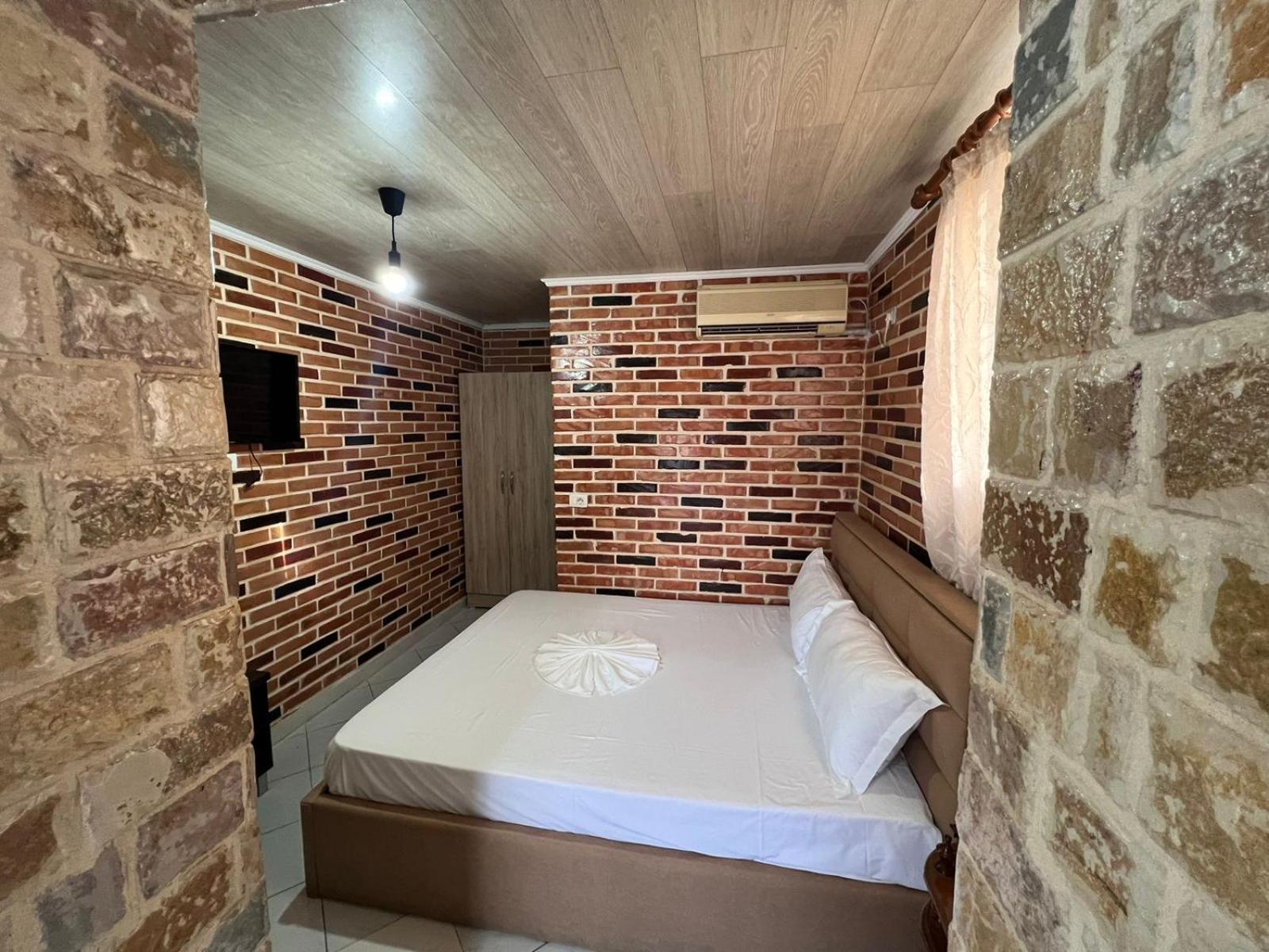Guest Rooms Arbri Влёра Экстерьер фото